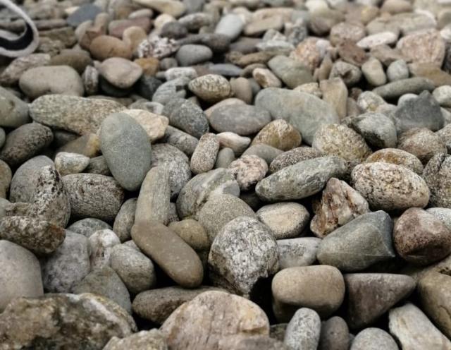 Галька речная пестрая (20-40 мм.)  купить в Брянске от производителя, без посредников