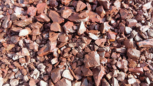 Kamenclub.ru: Щебень крошка красный (ЯШМА) фр. 10-20 мм.  купить в Брянске яшма красный, бордовый, оранжевый, рыжий декоративный каменный ландшафтный щебень колотый 9000 руб/т   фото КАМЕНЬ КЛУБ