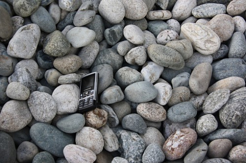 Kamenclub.ru: Галька речная окат (ассорти) фр. 50-100 мм. купить  в Брянске галька природная округлая серая белая черная серая коричневая синяя галька речная окатанная округлая 6200 руб/т   фото КАМЕНЬ КЛУБ