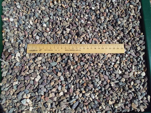 Kamenclub.ru: Галька речная окат цветная фр.5-10 мм. купить  в Брянске галька речная белый, серый, красноватый, синий, темно-серый речная окатанная галька декоративная 6800 руб/т   фото КАМЕНЬ КЛУБ