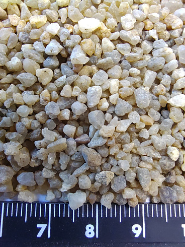Кварцевый песок для водоподготовки фр. 1,6-3 мм.  купить в Брянске фото Камень Клуб