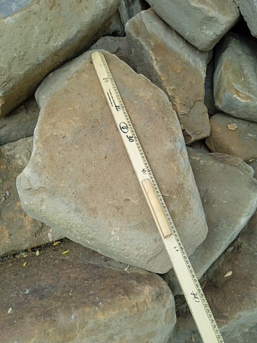 Kamenclub.ru: Песчаник для мощения дорожек, площадок, парковок ( фр 5-10 см)  купить в Брянске песчаник  серый желтый коричневый рыжий песчаник оголтованный окатанный 6500 руб/т   фото КАМЕНЬ КЛУБ