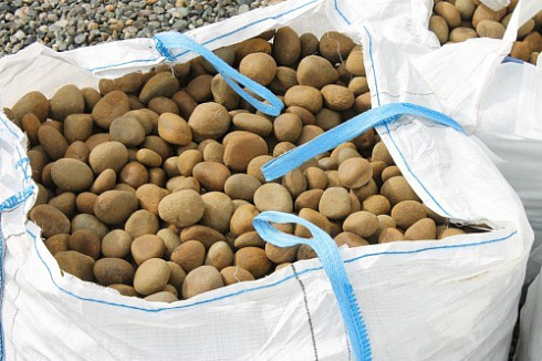 Kamenclub.ru: Песчаник ядра, фр. 100-300 мм  купить в Брянске песчаник бежевый серый рыжий речная галька 5 000 руб/т   фото КАМЕНЬ КЛУБ