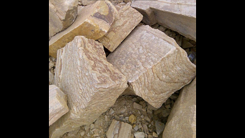 Kamenclub.ru: Песчаник пластушка желтый с рисунком (4-6 см)  купить в Брянске плитняк пластушка желтый с рисунком песчаник 9 000 руб/м3   фото КАМЕНЬ КЛУБ