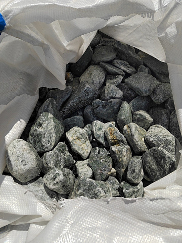 фото Галтованный жадеит (фр. 70-100 мм)  купить в Брянске в интернет-портале КАМЕНЬ КЛУБ