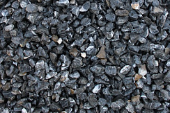 Kamenclub.ru: Щебень крошка черный (мрамор) фр. 3-5 мм.  купить в Брянске мрамор черный белый с прожилками щебень мраморный декоративный колотый 18000 руб/т   фото КАМЕНЬ КЛУБ