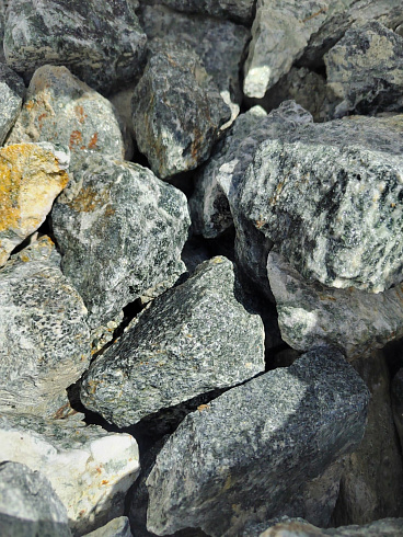 фото Галтованный жадеит (фр. 70-100 мм)  купить в Брянске в интернет-портале КАМЕНЬ КЛУБ