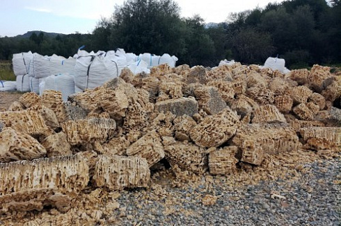 Kamenclub.ru: Крымский природный меотис фр. 100-500 мм.  купить в Брянске меотис бежевый рыжий молочный желтый ракушечник 4 500 руб/т   фото КАМЕНЬ КЛУБ