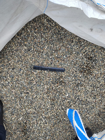 Kamenclub.ru: Галька речная окат (серая) фр.5-10 мм купить  в Брянске галька речная серая, серый, темно-серый, светло-серый, коричневый речная окатанная галька декоративная ландшатфная 5000 руб/т   фото КАМЕНЬ КЛУБ