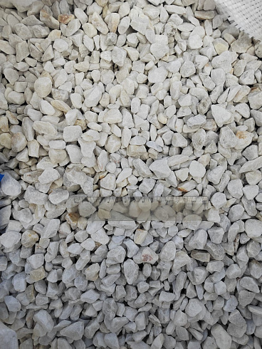 Kamenclub.ru: Мраморная крошка, щебень, цвет-белый, фр. 10-20 мм.  купить в Брянске мрамор белый, молочный айвори каменная ландшафтная декоративная крошка шебня 12000 руб/т   фото КАМЕНЬ КЛУБ