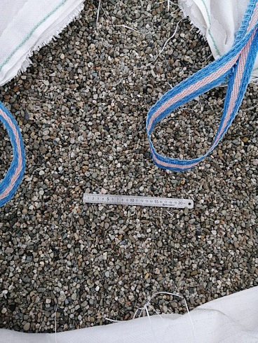 Kamenclub.ru: Галька речная окат (серая) фр.5-10 мм купить  в Брянске галька речная серая, серый, темно-серый, светло-серый, коричневый речная окатанная галька декоративная ландшатфная 5000 руб/т   фото КАМЕНЬ КЛУБ