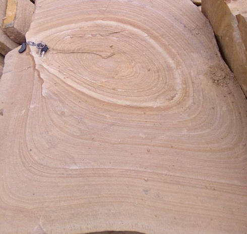 Kamenclub.ru: Форматный камень (плаха) пошаговая дорожка от 70-150 см (4 -12 см)  купить в Брянске плитняк  форматный плаха желтый песчаник 9 000 руб/т   фото КАМЕНЬ КЛУБ