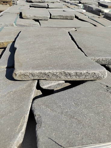 Kamenclub.ru: Песчаник галтованный для облицовки (фр. 2-5 см)  купить в Брянске песчник рыжий желтый серый песчаник окатанный речной 6 000 руб/т   фото КАМЕНЬ КЛУБ