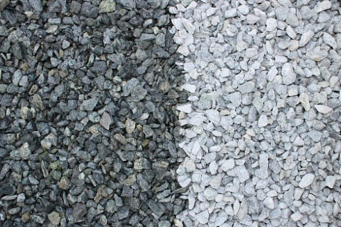 Kamenclub.ru: Щебень крошка зеленый (змеевик) фр. 10-20 мм.  купить в Брянске змеевик зеленый, салатовый декоративная ландшафтная каменная крошка щебня 7 200 руб/т   фото КАМЕНЬ КЛУБ