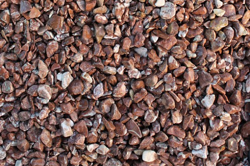 Kamenclub.ru: Мраморная крошка (щебень галтованный розовый) фр.40-70 мм.  купить в Брянске мрамор розовый, красный галтовка мраморная щебня 15000 руб/т   фото КАМЕНЬ КЛУБ