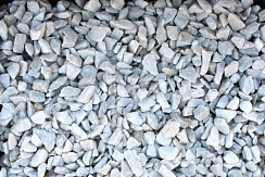 Kamenclub.ru: Мраморная крошка, щебень, цвет-белый, фр. 3-5 мм.  купить в Брянске мрамор белый молочный бежевый мрамор колотый 11500 руб/т   фото КАМЕНЬ КЛУБ