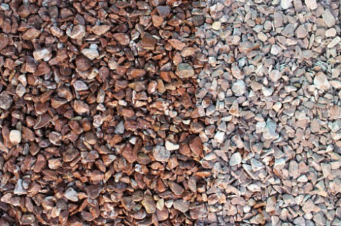 Kamenclub.ru: Мраморная крошка (щебень галтованный розовый) фр.10-20 мм.  купить в Брянске мрамор розовый, красный ландшафтный декоративный окатанный округлый щебень 15000 руб/т   фото КАМЕНЬ КЛУБ