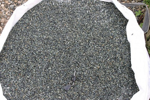 Kamenclub.ru: Щебень крошка зеленый (змеевик) фр. 5-10 мм  купить в Брянске змеевик зеленый, салатовый ландшафтный декоративный щебень крошка 7 200 руб/т   фото КАМЕНЬ КЛУБ