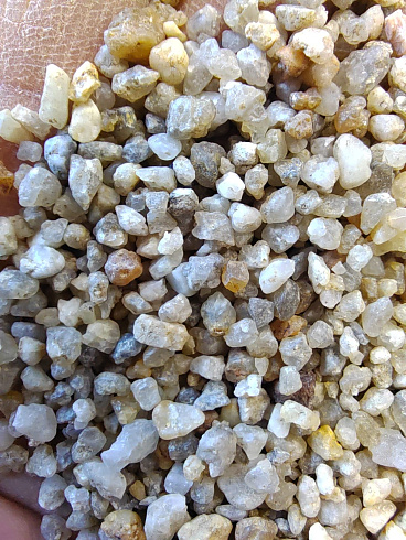 Кварцевый песок сухой фракцинированный фр. 1,6-4 мм.  купить в Брянске фото Камень Клуб