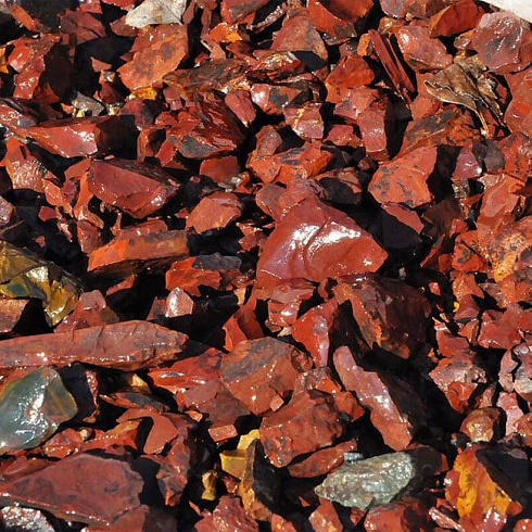 Kamenclub.ru: Щебень крошка красный (ЯШМА) фр. 5-10 мм.  купить в Брянске крошка каменная яшмы красный, бордовый, темно-красный декоративная крошка ландшафтная каменная яшмоидная 8500 руб/т   фото КАМЕНЬ КЛУБ