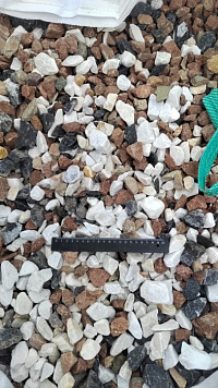 Kamenclub.ru: Мраморная крошка (щебень галтованный микс:белый-зеленый-розовый) фр.20-40 мм.  купить в Брянске мрамор белый, зеленый, розовый мрамор декоративный (галтовка) 15500 руб/т   фото КАМЕНЬ КЛУБ