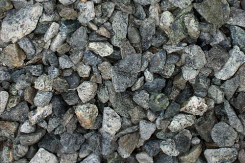 Kamenclub.ru: Щебень крошка зеленый (змеевик) фр. 3-5 мм  купить в Брянске камень змеевик зеленый, салатовый светло-зеленый мраморная каменная декоративная крошка 9000 руб/т   фото КАМЕНЬ КЛУБ