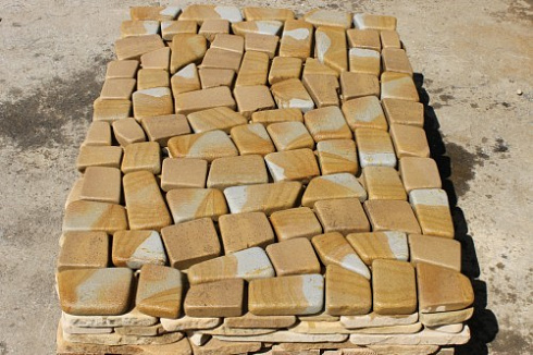 Kamenclub.ru: Песчаник брусчатка (Готика) art PSG-L-01  купить в Брянске    2300 руб/кв.м   фото КАМЕНЬ КЛУБ