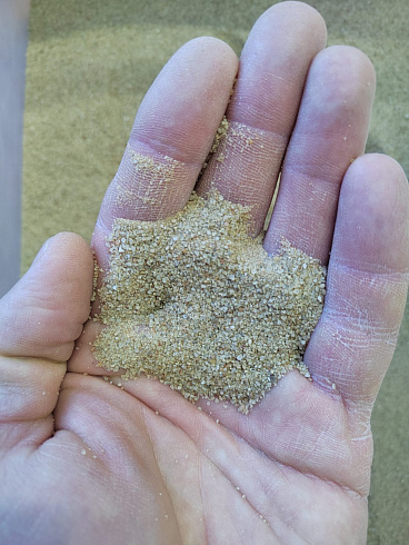 Кварцевый песок для площадок фр. 0,16-0,63 мм.  купить в Брянске фото Камень Клуб