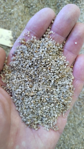 Кварцевый песок для площадок фр. 0,8 - 2 мм.  купить в Брянске фото Камень Клуб