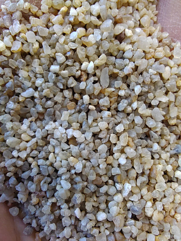 Кварцевый песок сухой фракцинированный фр. 1,2-2,5 мм.  купить в Брянске фото Камень Клуб