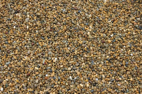 Kamenclub.ru: Галька окат (серо-желтая) фр.5-10 мм. купить  в Брянске галька речная рыжий, желтый, рыжий, серо-желтый речная окатанная галька декоративная 5000 руб/т   фото КАМЕНЬ КЛУБ