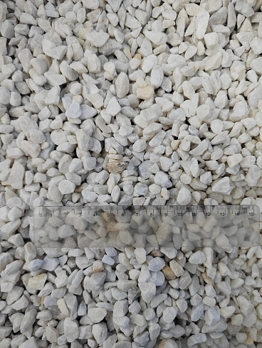 Kamenclub.ru: Мраморная крошка, щебень, цвет-белый, фр. 5-10 мм.  купить в Брянске мрамор белый, айвори, молочный мраморная каменная крошка ландшафтная 12000 руб/т   фото КАМЕНЬ КЛУБ