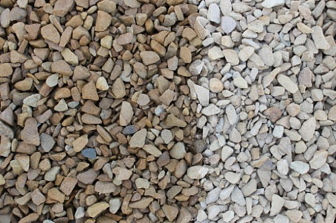 Kamenclub.ru: Щебень крошка желтый (песчаник) фр. 10-20 мм.  купить в Брянске песчаник бежевый, серый, рыжий декоративный ландшафтный щебень колотый 9500 руб/т   фото КАМЕНЬ КЛУБ