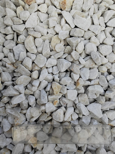 Kamenclub.ru: Мраморная крошка, щебень, цвет-белый, фр. 10-20 мм.  купить в Брянске мрамор белый, молочный айвори каменная ландшафтная декоративная крошка шебня 12000 руб/т   фото КАМЕНЬ КЛУБ