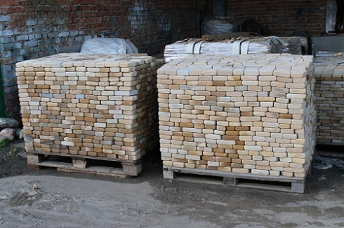 Kamenclub.ru: Песчаник брусчатка (Готика) art PSG-L-01  купить в Брянске    2300 руб/кв.м   фото КАМЕНЬ КЛУБ