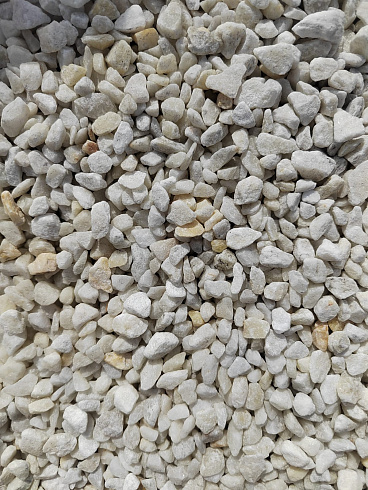 Kamenclub.ru: Мраморная крошка, щебень, цвет-белый, фр. 5-10 мм.  купить в Брянске мрамор белый, айвори, молочный мраморная каменная крошка ландшафтная 12000 руб/т   фото КАМЕНЬ КЛУБ