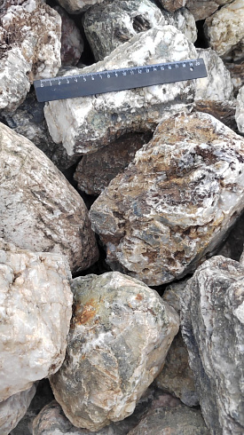 Kamenclub.ru: Кварцевый валунчик фр.100-300 мм.  купить в Брянске кварц белый, бежевый молочный рыжий крупный природный камень галечник 7850 руб/т   фото КАМЕНЬ КЛУБ