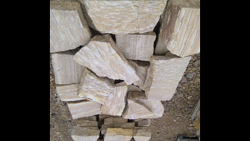 Kamenclub.ru: Песчаник пластушка желтый с рисунком (4-6 см)  купить в Брянске плитняк пластушка желтый с рисунком песчаник 9 000 руб/м3   фото КАМЕНЬ КЛУБ