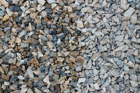 Kamenclub.ru: Мраморная крошка (щебень крошка медовый), фр. 10-20 мм.  купить в Брянске песчаник бежевый, серый каменная ландшафтная крошка  12000 руб/т   фото КАМЕНЬ КЛУБ