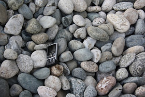 Kamenclub.ru: Галька речная окат (ассорти) фр. 50-100 мм. купить  в Брянске галька природная округлая серая белая черная серая коричневая синяя галька речная окатанная округлая 6200 руб/т   фото КАМЕНЬ КЛУБ