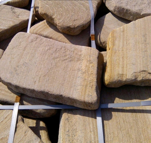 Kamenclub.ru: Песчаник пластушка галтованный желтый с рисунком (3 см)  купить в Брянске плитняк - пластушка желтый песчаник 21000 руб/м3   фото КАМЕНЬ КЛУБ