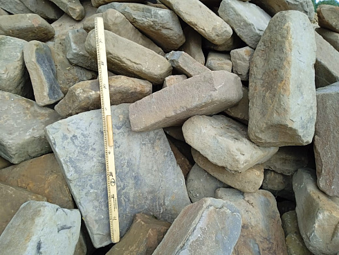 Kamenclub.ru: Песчаник для мощения дорожек, площадок, парковок ( фр 5-10 см)  купить в Брянске песчаник  серый желтый коричневый рыжий песчаник оголтованный окатанный 6500 руб/т   фото КАМЕНЬ КЛУБ