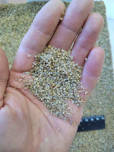 Кварцевый песок для площадок фр. 0,8 - 2 мм.  купить в Брянске фото Камень Клуб