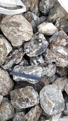 Kamenclub.ru: Кварцевый валунчик фр.100-300 мм.  купить в Брянске кварц белый, бежевый молочный рыжий крупный природный камень галечник 7850 руб/т   фото КАМЕНЬ КЛУБ