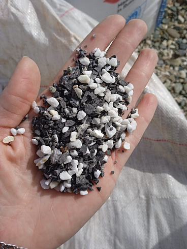 Kamenclub.ru: Мраморная крошка (щебень крошка микс: белый-зеленый-розовый) фр. 5-10 мм  купить в Брянске мрамор белый, зеленый, розовый, разноцветный, молочный декоративная ландшафтная мраморная крошка 9500 руб/т   фото КАМЕНЬ КЛУБ