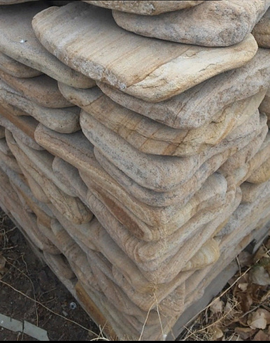 Kamenclub.ru: Песчаник пластушка галтованный желтый с рисунком (3 см)  купить в Брянске плитняк - пластушка желтый песчаник 21000 руб/м3   фото КАМЕНЬ КЛУБ