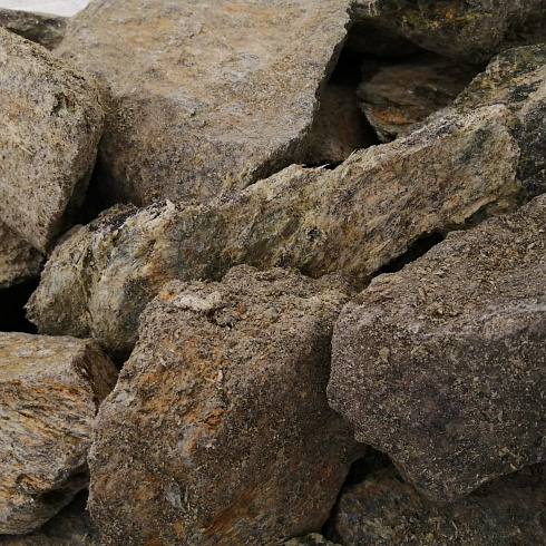 фото Змеевик салатовый  (фр. 70-100 мм)  купить в Брянске в интернет-портале КАМЕНЬ КЛУБ