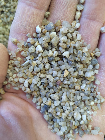 Кварцевый песок сухой фракцинированный фр. 1,6-4 мм.  купить в Брянске фото Камень Клуб