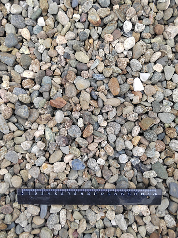 Kamenclub.ru: Галька речная окат (серая) фр.10-20 мм купить  в Брянске галька речная серая, серый, темно-серый, светло-серый, коричневый ландшафтная декоративная речная окатанная округлая галька 5000 руб/т   фото КАМЕНЬ КЛУБ