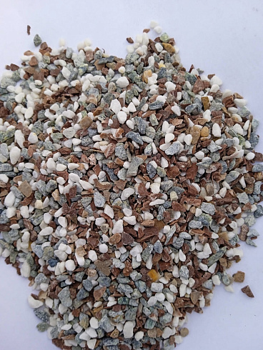 Kamenclub.ru: Мраморная крошка (щебень крошка микс : белый-черный-розовый) фр. 3-5 мм.  купить в Брянске мрамор белый, черный, розовый, разноцветный мраморная каменная крошка декорвтивная 12000 руб/т   фото КАМЕНЬ КЛУБ